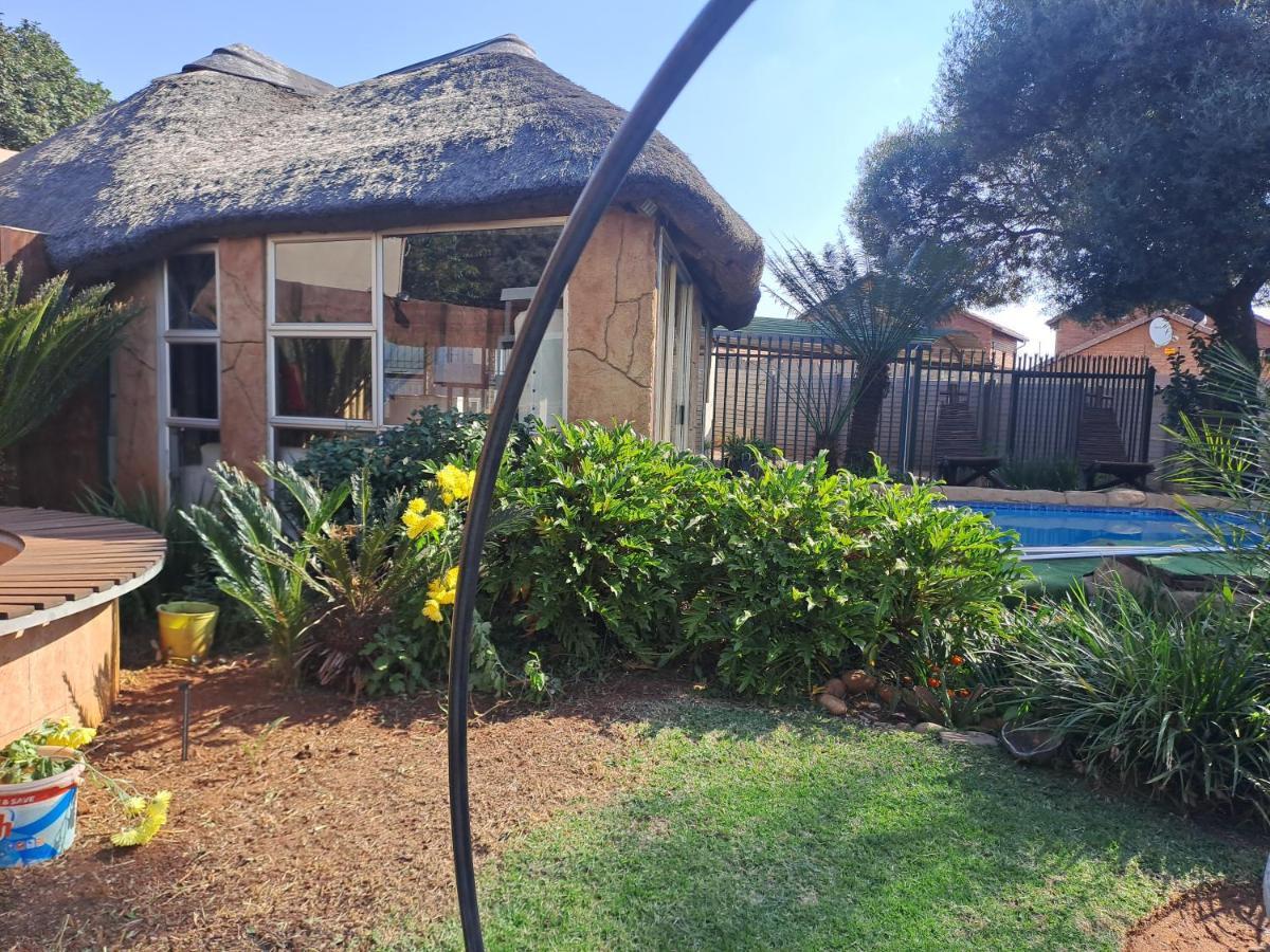 Residential Inn Pretoria-Noord Exterior foto